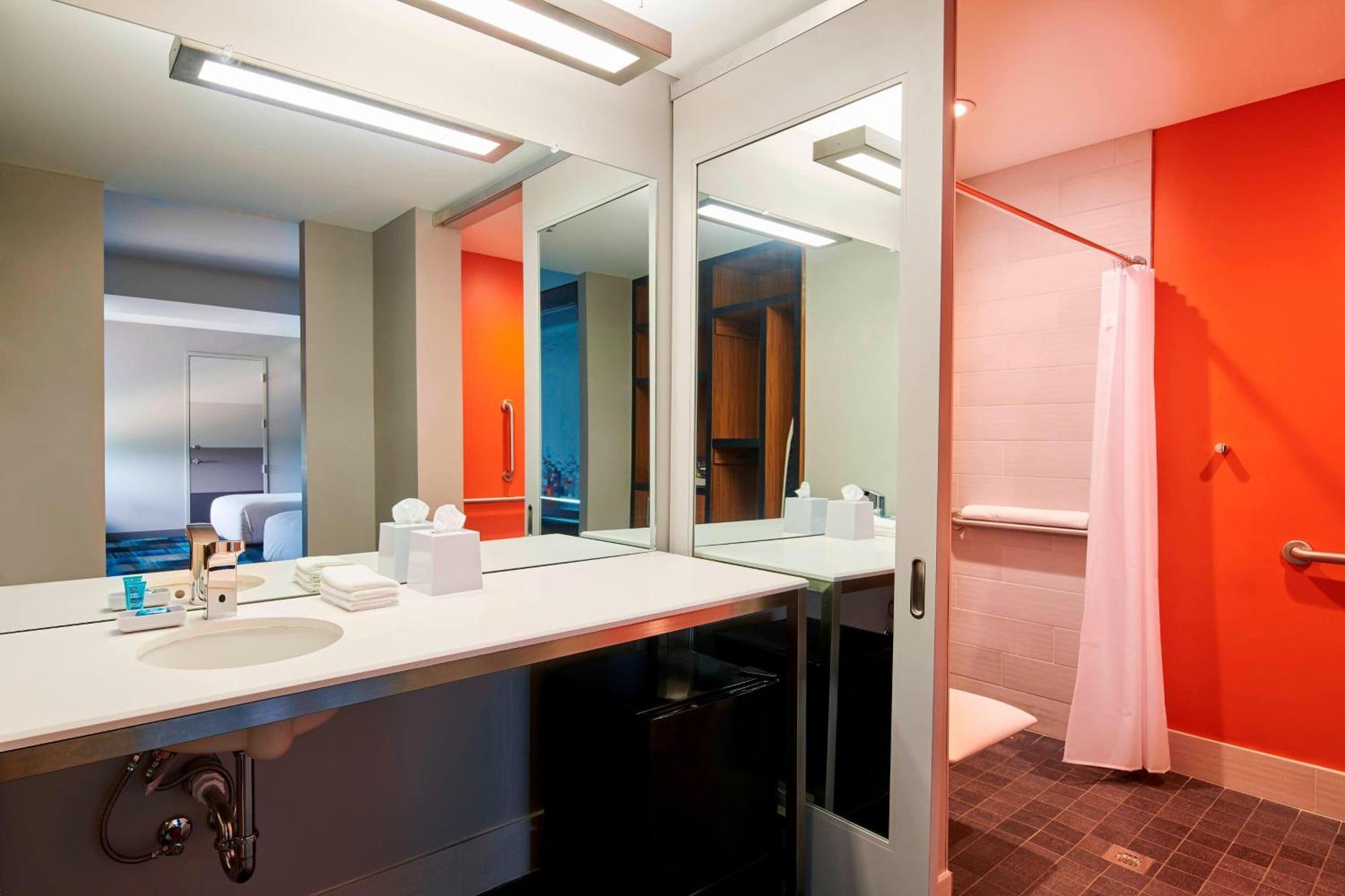 Отель Aloft Cleveland Airport Норт-Олмстед Экстерьер фото