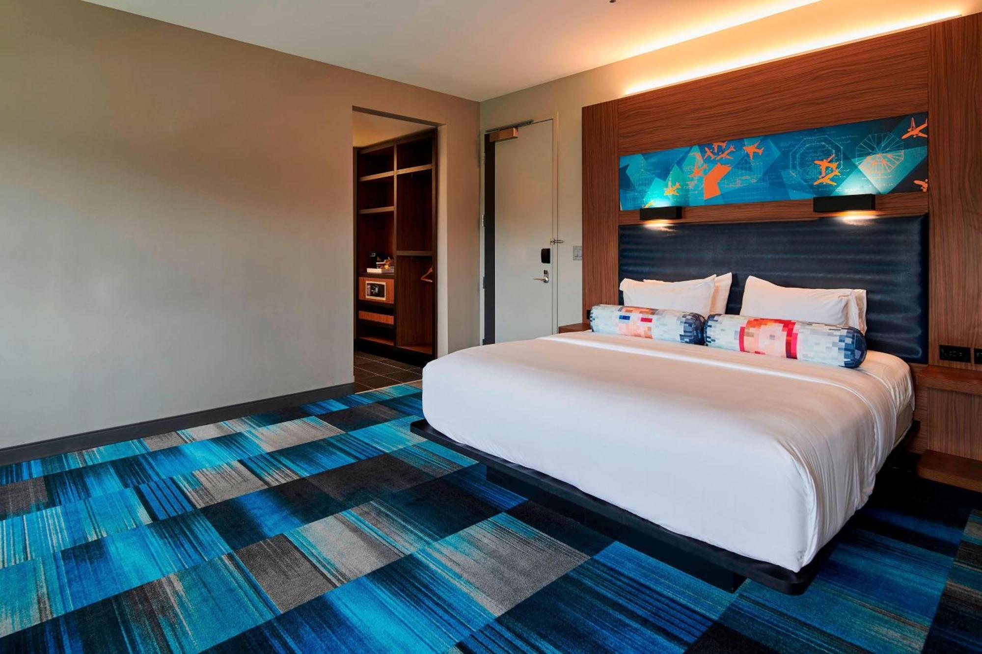 Отель Aloft Cleveland Airport Норт-Олмстед Экстерьер фото