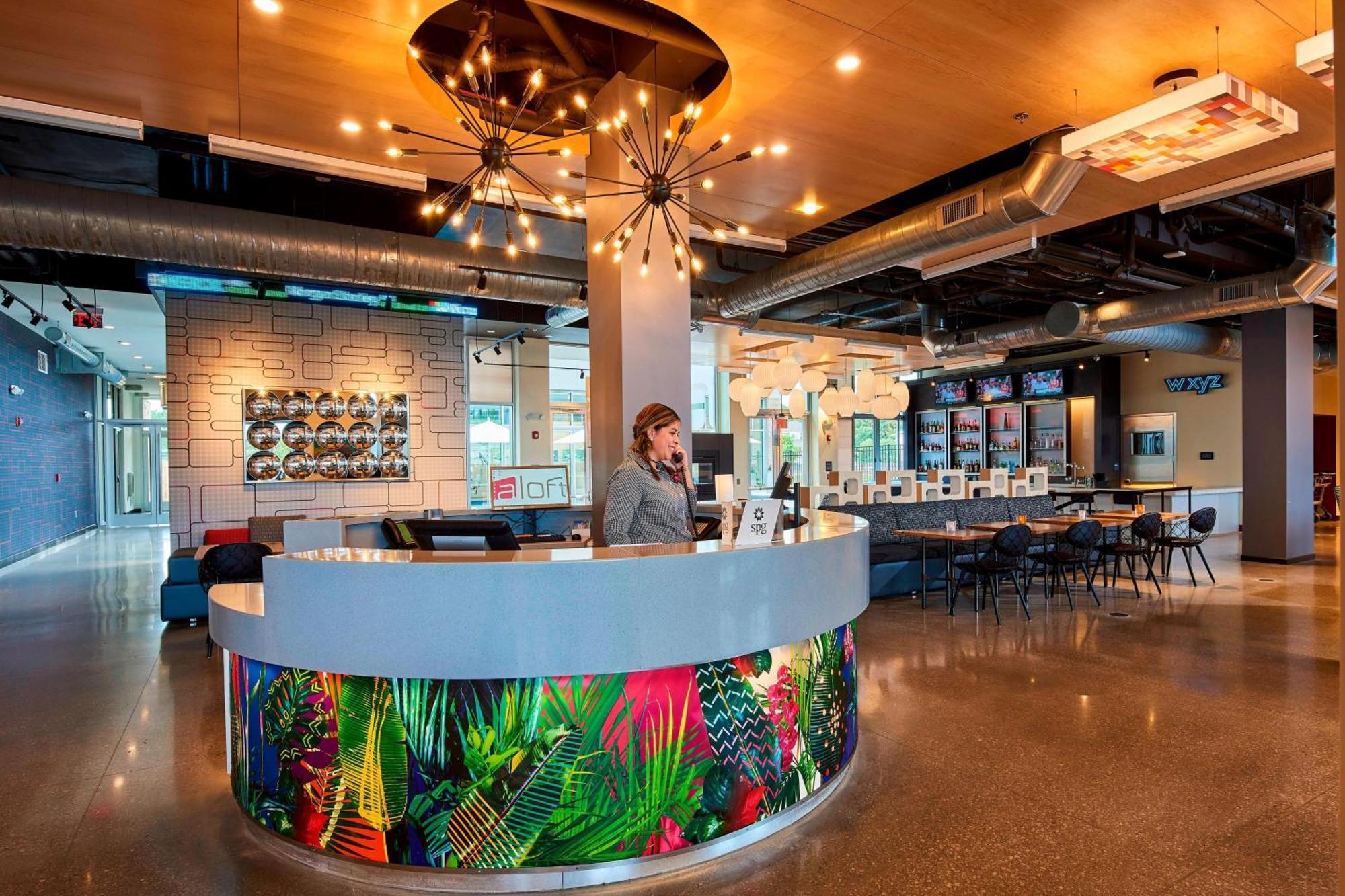 Отель Aloft Cleveland Airport Норт-Олмстед Экстерьер фото