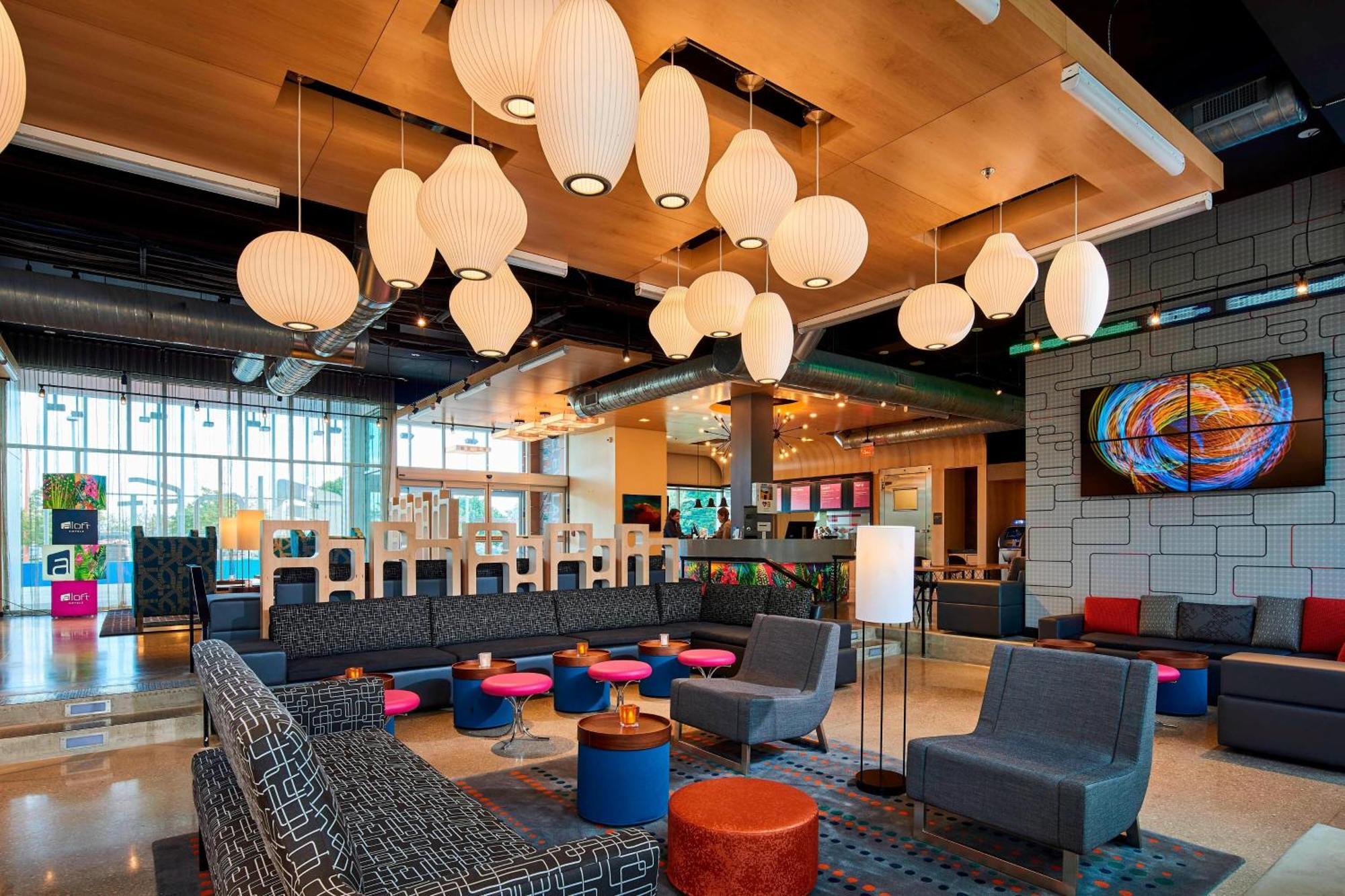 Отель Aloft Cleveland Airport Норт-Олмстед Экстерьер фото